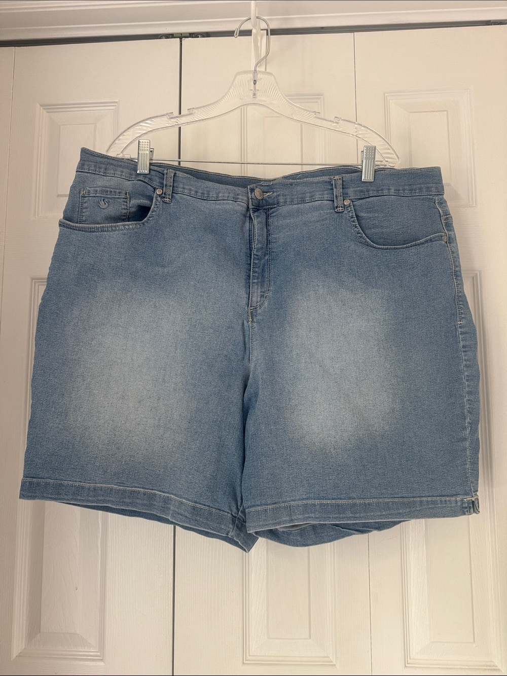 Gloria Vanderbilt Light Blue Denim Bermuda Shorts